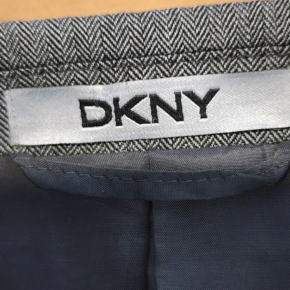 Dkny thank lapel